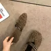 Sapatos Femininos Plus Size 41 a 43 Solado Macio Confortáveis para os Pés Mocassins Modernos Sapatos Largos para Pés Cheios Sapatos de Pelo Outono e Inverno Sapatos de Algodão Mulher