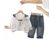 Conjunto casual estilo coreano para niños de uno a cinco años, nuevo conjunto de tres piezas para otoño con capucha, cremallera y bolsillo, moderno