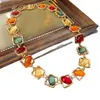 Aretes Redondos con Tachuelas de Diamante Cuadrado y Cadena Plateada, Cadena de Suéter Estilo Corte Vintage Francés, Exquisito Juego de Joyería de Alta Gama