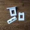 Expositor de papel hebilla de plástico a presión accesorios de plástico soporte de exhibición gancho ranura de deslizamiento hebilla gancho de plástico accesorios de estante gancho