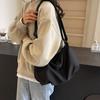 Bolsa de Lona Feminina Grande Capacidade 2024 Novo Verão Combina com Tudo Bolsa de Ombro Transversal Têxtil Nicho Plissada Bolsa Dumpling