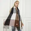 Bufanda Grande de Cuadros para Mujer Invierno al por Mayor Cachemir Cuadros Grandes Versión Europea Bufanda Cálida con Borlas Bufanda de Moda al por Mayor