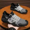 Tenis de malla para hombre, colección de verano 2026, transpirables y ligeros, con diseño flyknit, versátiles para uso casual, ligeros y antideslizantes, adecuados para correr y deportes
