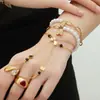 Cadena de Dedos de Acero Inoxidable Cadena de Muñeca Oso Ins Zirconia Perla Empalme Pulsera Chapada en Oro de 18K Joyería de Lujo Ligero