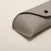 25 Novos Modelos 302 Estojo para Óculos com Botão de Pressão Padrão Lichia Pequena, Estojo Resistente à Pressão para Óculos de Sol, Bolsa Macia, Pode Ser Impresso com Lo