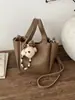 Bolso de Mano Vintage Nuevo de Invierno 2025 para Mujer Transfronterizo Bolso Cubo de Moda Tendencia Bolso Cruzado Casual