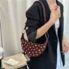 Bolso bandolera versátil para mujer, bolso de hombro simple, gran capacidad, moda de otoño, nuevo bolso casual 2026 de terciopelo con remaches de bola de masa