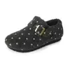 Sapatos de Algodão Femininos Inverno Novo Estilo Pelúcia Quente Sapatos Individuais Fivela de Metal Bico Redondo Fundo Plano Confortáveis Poá Baixo Corte Casual Sapatos Femininos