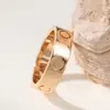 Anillos Vgold Serie Amor de Alta Gama Chapados en Oro de 18 Quilates para Hombres y Mujeres, Anillos de Oro Rosa Estilo Pareja con 3 Diamantes para Mujeres, Venta al por Mayor desde el Fabricante