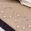 Pulsera de concha blanca con forma de flor de diamante estilo coreano, simple y a la moda, versátil para el uso diario, sensación de lujo ligero y alta gama, joyería para mujer