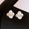 Pendientes Elegantes de Flor de Aguja Plateada con Circonita Estilo Francés, Pendientes Dorados de Moda, Pendientes de Perlas de Lujo Ligero de Alta Gama para Mujer