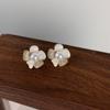 Pendientes pequeños de flor con costuras de circonita microincrustada, lentejuelas de esmalte fresco, pequeños, versátiles, exquisitos, de alta calidad