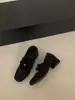 Zapatos de felpa estilo francés para mujer, adecuados para usar al aire libre en invierno, nuevo modelo otoño e invierno 2025, zapatos individuales de felpa de alta gama con tacón grueso y punta cuadrada
