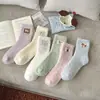26 Meias de Dormir Cartoon Tridimensional em Fleece Coral Outono e Inverno Meias Quentes para Casa Meias Fofas KT de Cano Médio Meia Fleece