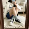 Zapatillas blancas de piel de vacuno de capa superior con suela de espuma para mujer, nuevo modelo otoño e invierno 2026, zapatos de plataforma de piel de oveja de capa superior, zapatos de mujer con suela gruesa