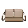 Bolso cuadrado pequeño para mujer, nueva moda 2024, de piel suave, bandolera de hombro para mujer, color liso, textura de alta gama, bolso para madres de mediana edad.