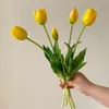 Flor Artificial Tulipán de 5 Cabezas Tácto Suave Adorno Decoración Escritorio Hogar Tulipán de Silicona Pe Al por Mayor