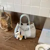 Bolsa de mão moderna, bolsa tote pequena para mulheres, nova bolsa de balde trançada primavera 2026, bolsa de ombro e transversal simples de grande capacidade