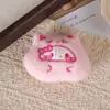 Peluche Lindo Gato KT Dibujo Animado Muñeco de Peluche Creativo Broche DIY Decoración de Ropa Accesorios Venta al por Mayor