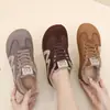 Zapatos de Entrenamiento de Malla Estilo Forrest Gump para Mujer de la Tribu Yue Otoño/Invierno, Nuevos, Modernos, Cómodos, con Cordones y Parches