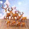 Venta al por mayor de adornos navideños de tamaño de simulación de alce, accesorios de diseño de ventana navideña, adornos de escritorio, decoraciones navideñas de ciervo