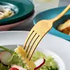 Venta al por mayor de fábrica tenedor de acero inoxidable diseño de doble patrón tenedor de postre hotel restaurante tenedor para el hogar productos calientes transfronterizos