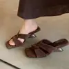 Sandálias Quadradas Retrô Francesas com Tiras Cruzadas para Mulheres, Moda Primavera Novas Mules Versáteis de Camurça com Salto Baixo para Uso ao Ar Livre