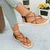 Sandálias chinelo de dedo com trama europeia e americana na parte de trás, sapatos femininos de tamanho grande para UE de comércio exterior, sandálias de palha com sola plana, atacado tamanho grande