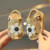 Sandálias de Bebê com Florzinhas Fofas de Desenho Animado para Meninas, Sapatos de Princesa para Bebês no Verão, Sapatos de Caminhada para Crianças Pequenas Vazados Respiráveis com Solado Macio, Modernos