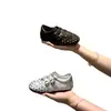 Tênis Mary Jane Infantil de Bolinhas Baixo 2026 Primavera/Verão Versão Coreana para Meninas Estudantes com Velcro Solado Macio Sapatos Pequenos de Couro