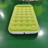 Fábrica de Colchões Personalizado Embutido Bomba de Ar Tipo Empurrar Colchão de Ar para Exterior PVC Flocado Colchão Inflável Individual