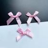 Mini lazo en stock, cinta de poliéster multicolor, mini accesorios para el cabello hechos a mano, lindos y bonitos accesorios para decoración de uñas.