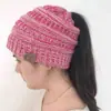 2017 Más vendido Otoño e Invierno Europeo y Americano ebay Amazon Etiquetado CC Gorro de punto de lana liso para la cabeza Gorro para la cabeza con cola de caballo para exteriores