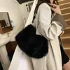 Bolso de Felpa de Terciopelo de Alta Gama para Mujer 2025 Nuevo Otoño e Invierno Moda Tendencia Bolso de Mano Casual Bolso de Mano de Felpa para Axila