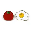 Broche de Huevo Escalfado Tomate Lindo Japonés Forma de Comida de Dibujos Animados Insignia Versátil Personalizada Accesorios de Metal Venta al por Mayor