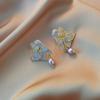Pendientes de clip con placa de incienso de mosquitos sin agujeros para las orejas, estilo francés retro de la corte, pendientes vintage de mariposa suave para mujer