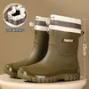 Nuevas botas de lluvia para mujer hasta la pantorrilla, impermeables, antideslizantes, resistentes al desgaste, zapatos de cocina de moda, forrados de felpa, cálidos, zapatos de goma engrosados, botas de lluvia