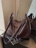 2026 Nova Bolsa de Ombro Única Retro de Grande Capacidade para o Dia a Dia Moda Versátil Casual Design de Nicho Bolsa Transversal com Corrente