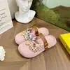 Nuevas sandalias de dedo caladas con diseño de mariposa azul para mujer, una opción de calzado de verano ligera y elegante, con suela antideslizante