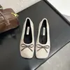 Primeiro Encontro Sra. Sapatos Baixos Ji de Pelúcia 2026 Laço Bico Quadrado Tecido de Lã Quente Solado Macio Confortável Versátil Inverno