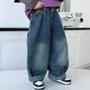 Jeans para niño, nuevo modelo otoño 2026, pantalones rectos deshilachados estilo coreano para niños, pantalones versátiles y modernos casuales para primavera y otoño