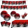La nueva vajilla de fiesta roja de Amazon con temática de Stranger Things incluye platos de papel desechables, servilletas de papel, vasos de papel, mantel y pancarta.