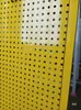 Estante de pared de tablero perforado colorido, estante para accesorios de teléfono, estante de almacenamiento multifuncional para calcetines y joyas, panel lateral de estante