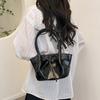 Xiaozhong Bolsa Cesta de Verduras Portátil para Mujer 2025 Primavera Nueva Dulce Bolso de Mujer de Moda Versátil Bolso de Hombro con Lazo