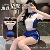 Lingerie sexy, desejo puro, instrutor particular sexy, uniforme de líder de torcida com decote revelador, traje esportivo sedutor estilo faculdade, garota doce e picante