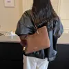 Bolsa de ombro em camurça Wind, bolsa de trabalho 2026 moderna e versátil, bolsa feminina de pelúcia, design simples de outono, grande capacidade, bolsa tote casual e elegante