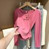 Camiseta Feminina de Veludo Damasco com Ombro Direito Descoberto e Cintura Marcada, Novo Estilo Outono/Inverno, Chique e Moderna, Blusa de Manga Longa com Decote Clavicular