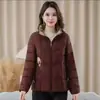 Chaqueta de Algodón de Moda con Cuello Alto para Mujer Invierno Nuevo Estilo Ropa Fina de Algodón para Mamá Chaqueta Corta Acolchada de Algodón Casual para Mujeres de Mediana Edad y Mayores Abrigo Mujer