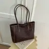 Bolso tote grande versátil para mujer 2026 verano vintage nuevo tejido casual bandolera con sentido de elegancia