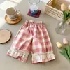 Pantalones Casuales Sueltos de Verano para Niñas Estilo Coreano a Cuadros Lunares con Estampado de Cerezas y Flores con Ribete de Encaje Pantalones Cortos Lindos Versátiles